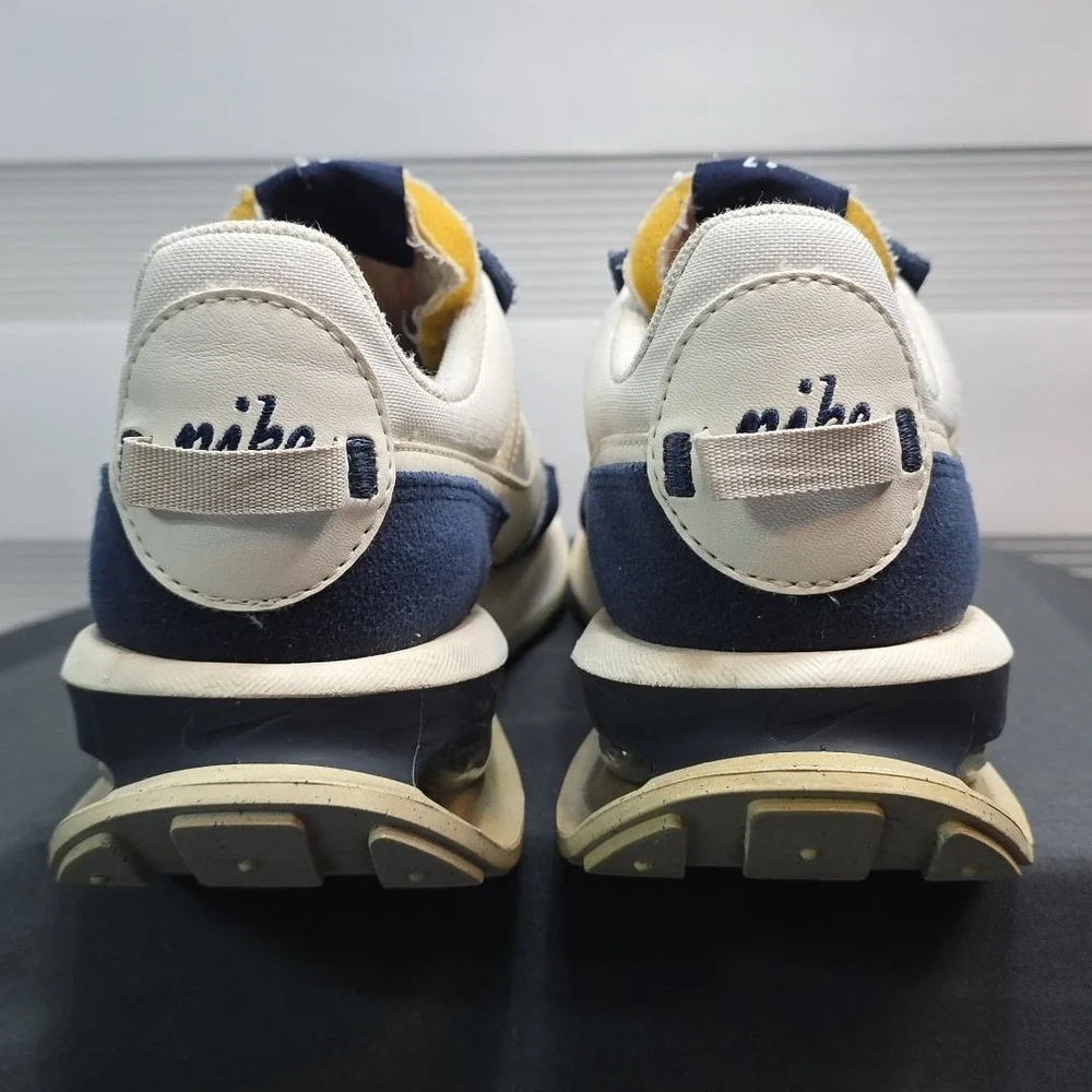 Size 8 - Nike Air Max Pre-Day Obsidian Light Bone‎